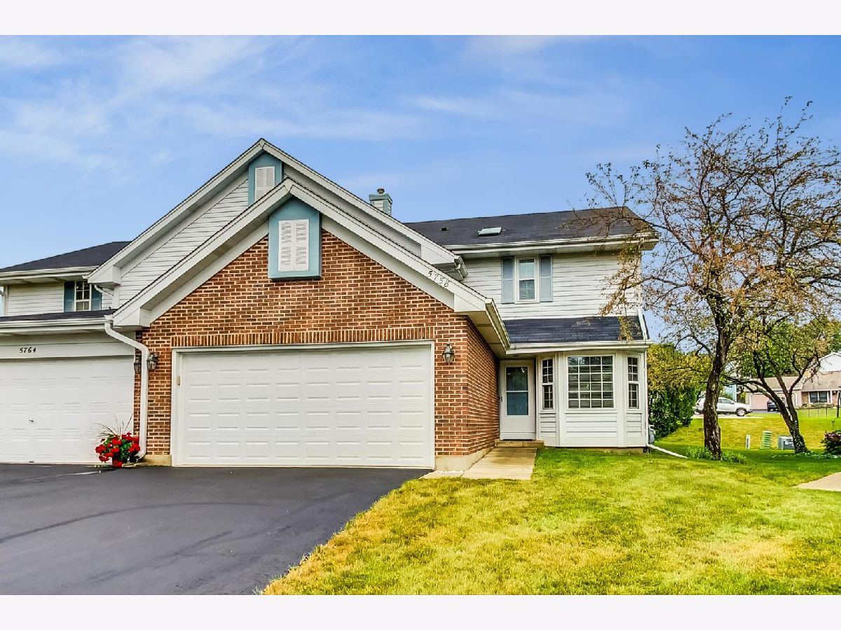 Townhomes & Homes Sold Cambridge Of Heatheridge Gurnee Illinois, 5758 Regency