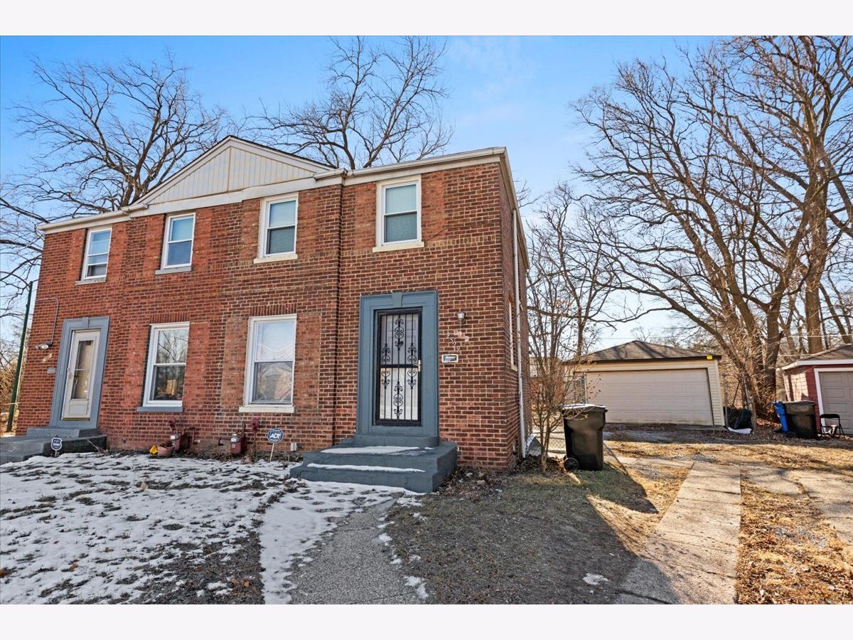  Rented Chicago Illinois, 2529 97th
