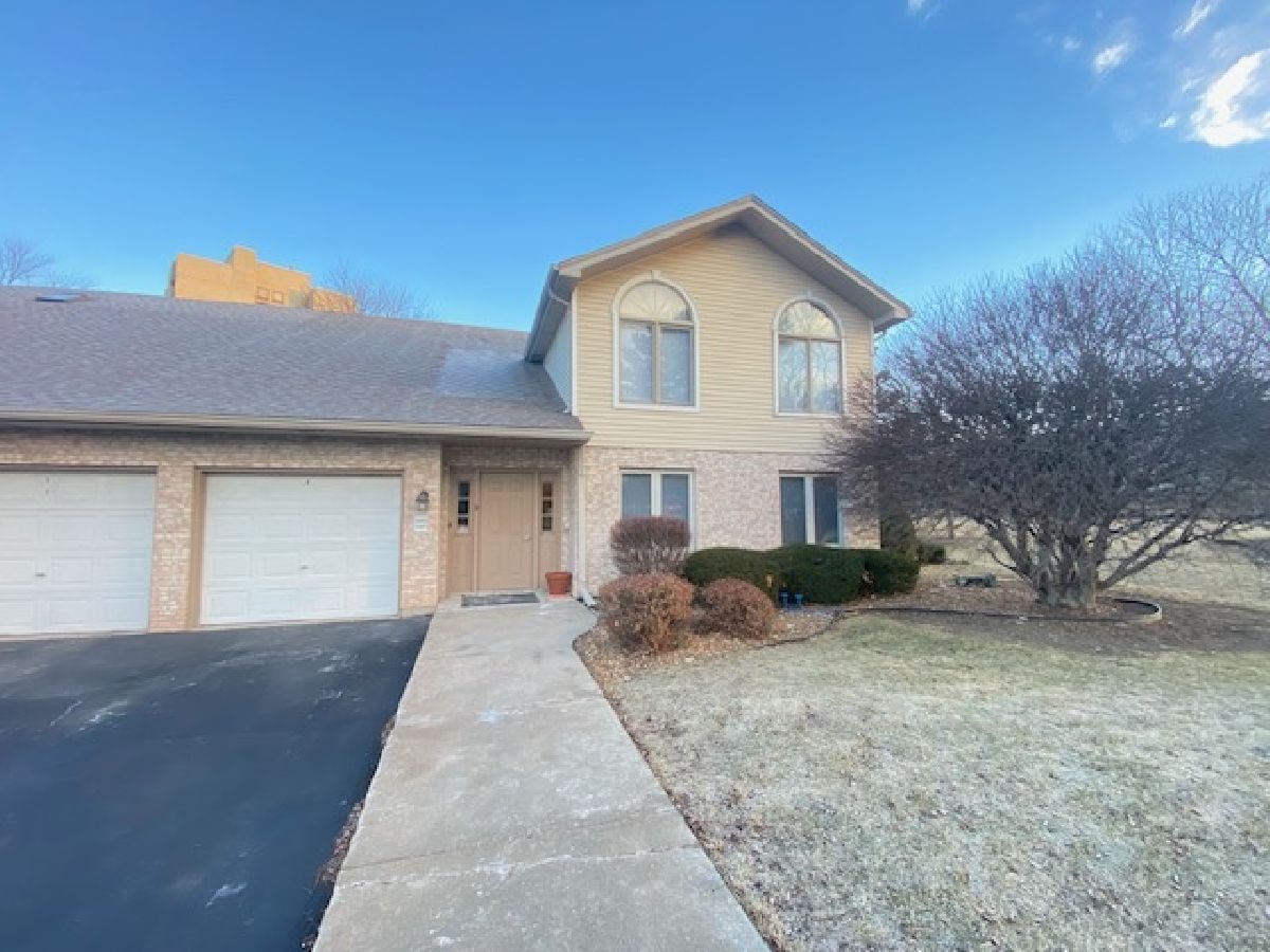 Condominiums Sold Golfview Estates Joliet Illinois, 2601 Crescenzo