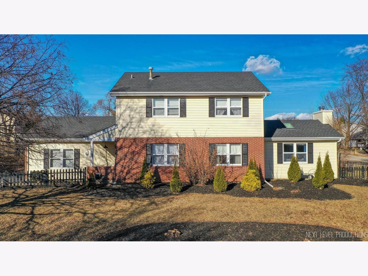Homes Sold Mending Wall Woodridge Illinois, 8348 Adbeth