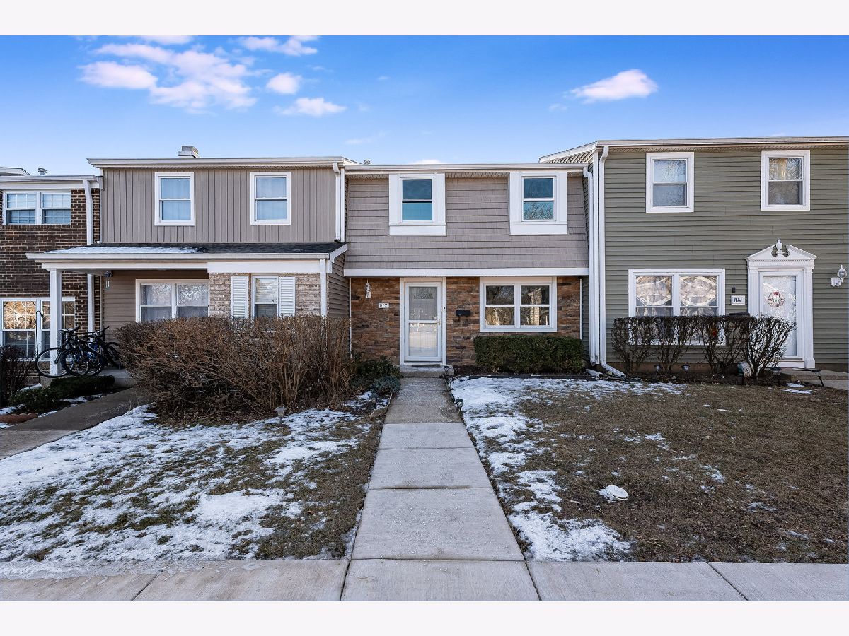 Townhomes & Condos Sold Sheffield Towne Schaumburg Illinois, 812 Dunbar