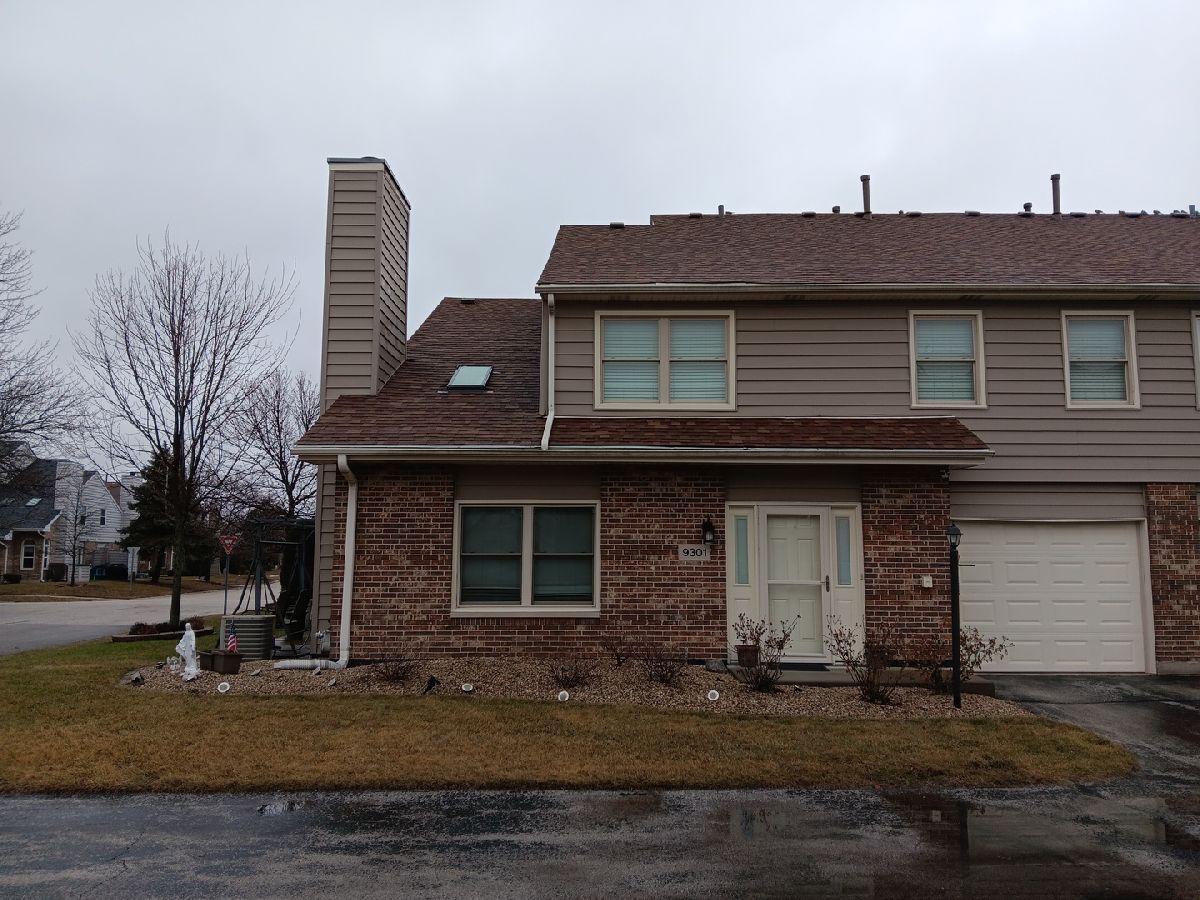 Townhomes & Homes Sold Village Square Orland Park Illinois, 9301 Wherry