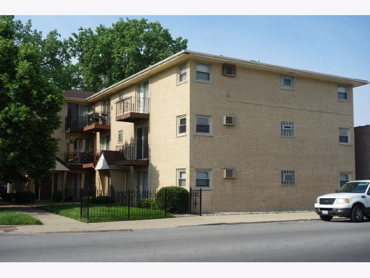 Rented Chicago Illinois, 3150 Neva