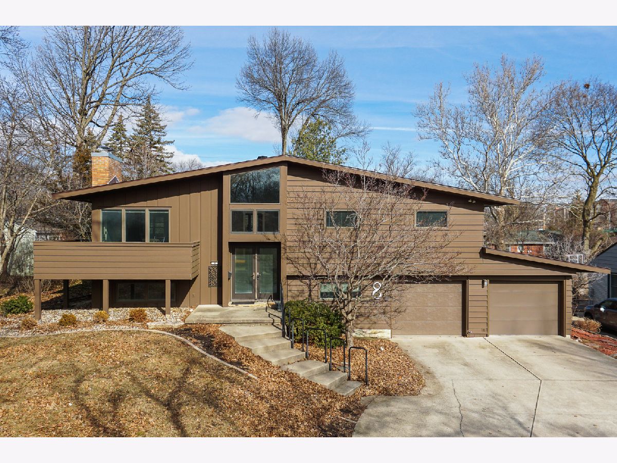 Homes & Condos & Townhomes Sold Westbrook Normal Illinois, 8 Knollcrest