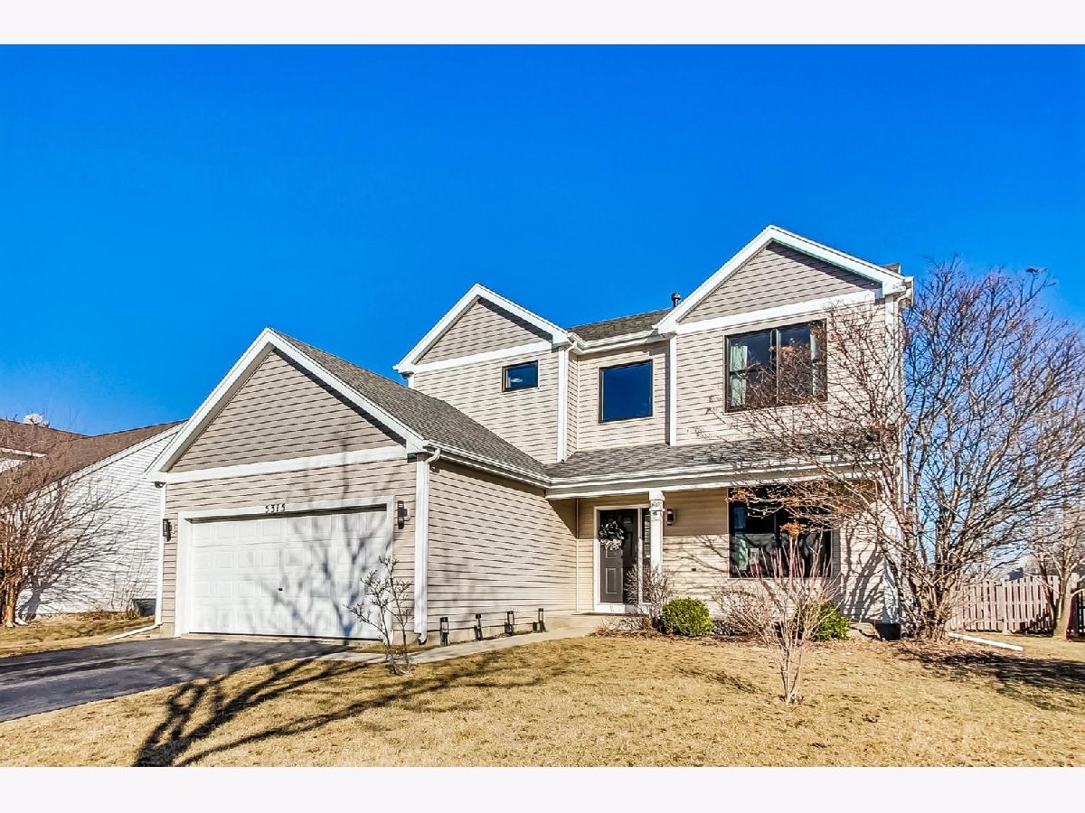Homes & Townhomes & Condos Sold Bellchase Lake In The Hills Illinois, 5315 Briarfield