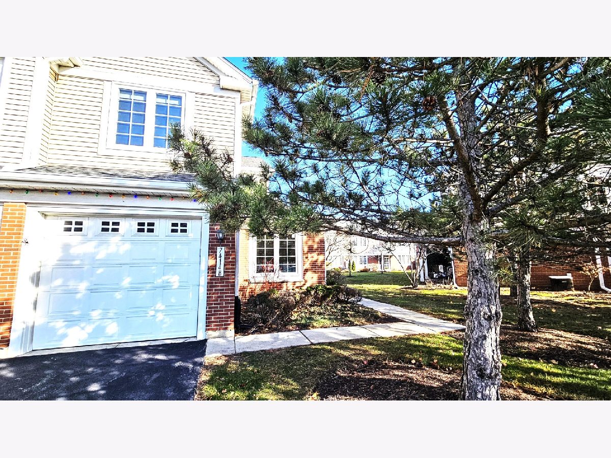 Condos & Townhomes Sold Lincoln Ridge Skokie Illinois, 7414 Lincoln