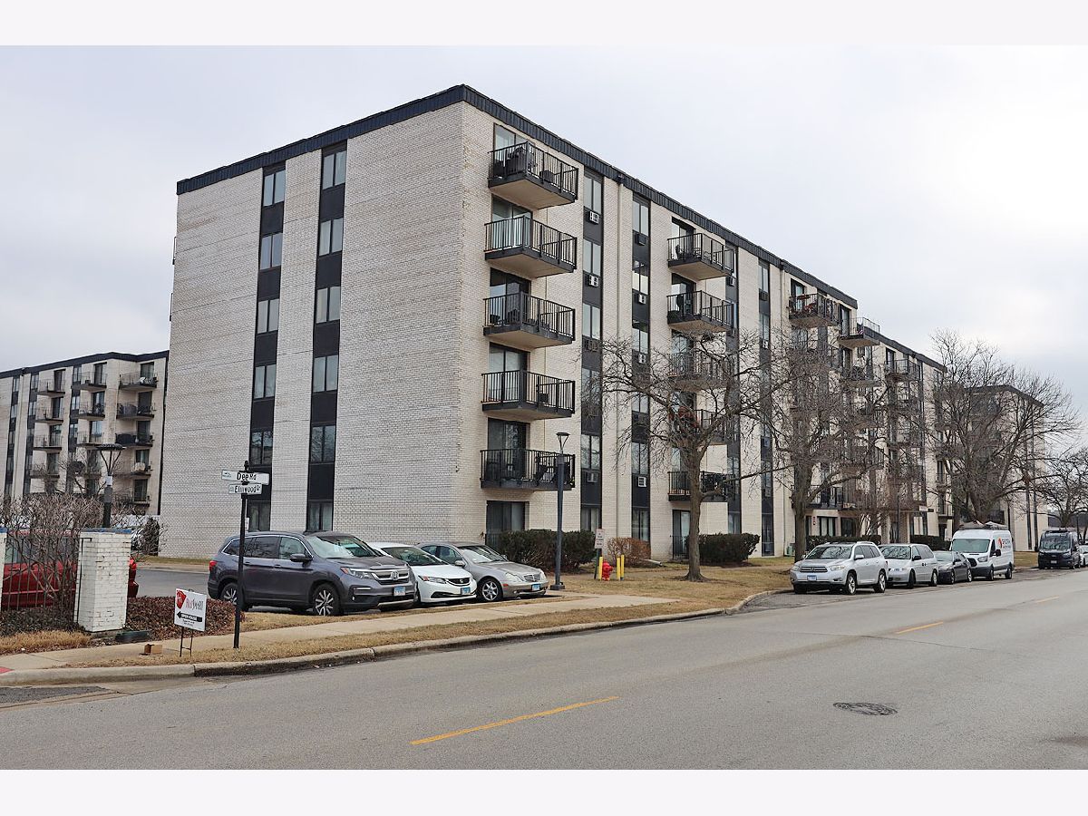 Condos & Townhomes & Homes Rented Terrace Square Niles Illinois, 9701 Dee