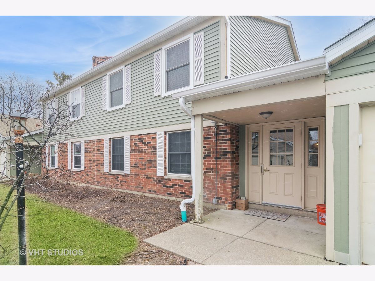 Condominiums Sold Deer Run Palatine Illinois, 652 Deer Run