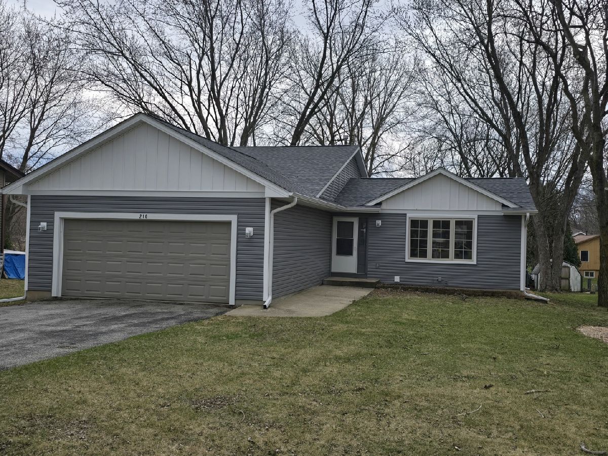 Rented Poplar Grove Illinois, 210 Briar Cliff