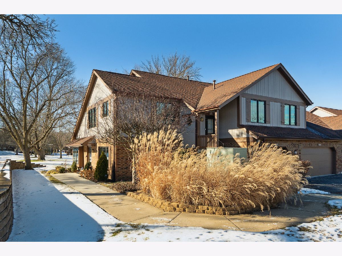 Condos & Townhomes Sold Oak Hills Palos Heights Illinois, 13232 Oak Hills