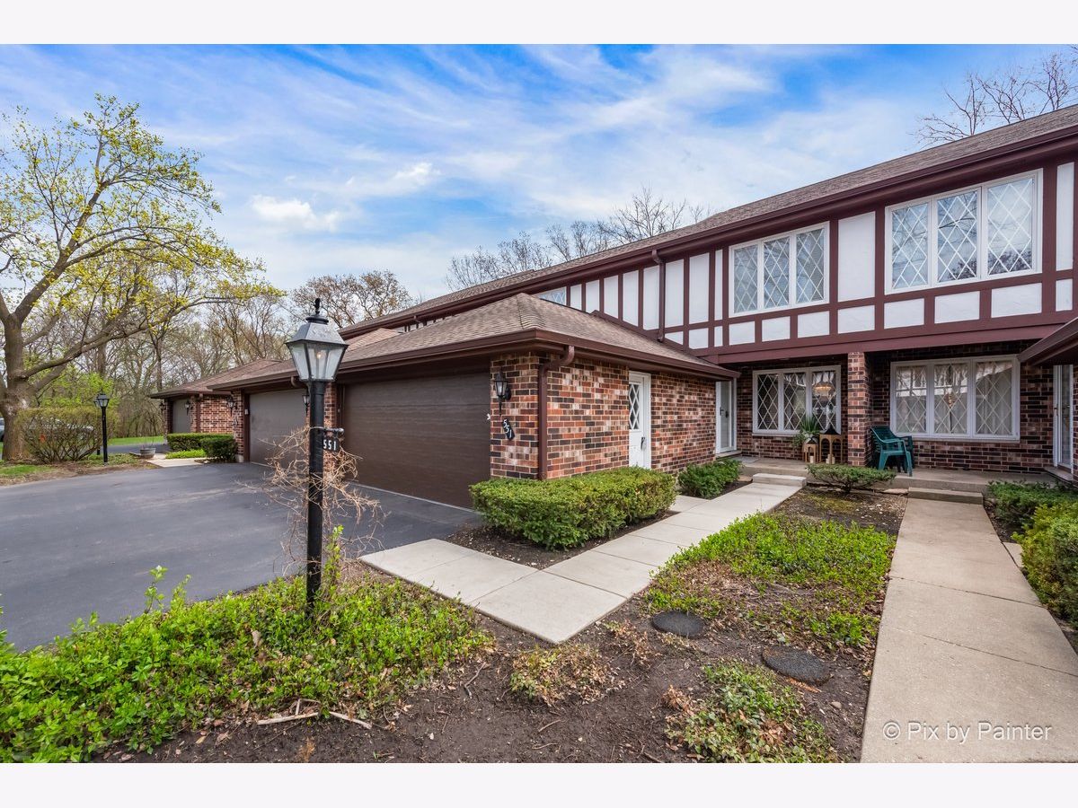 Homes & Townhomes & Condos Sold Four Colonies Crystal Lake Illinois, 551 Woodmar