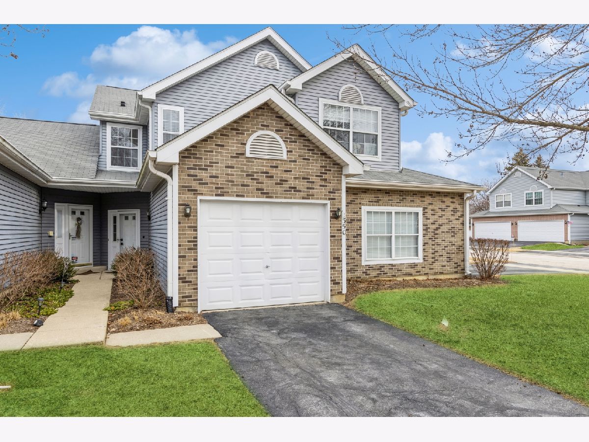 Townhomes & Homes Rented Highland Glen Algonquin Illinois, 1350 Essex