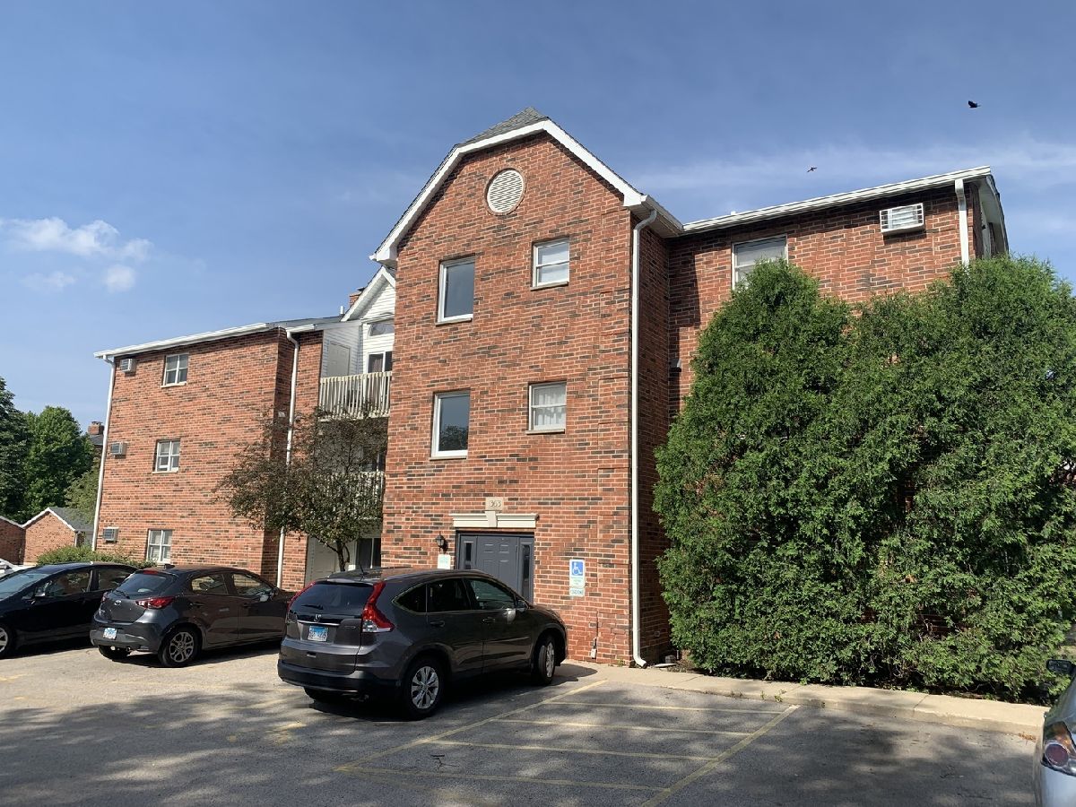 Condominiums Rented Prairie Point Lake In The Hills Illinois, 1363 Cunat
