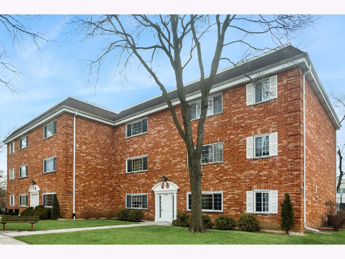 Condos & Townhomes Sold Burning Bush Niles Illinois, 6874 Touhy