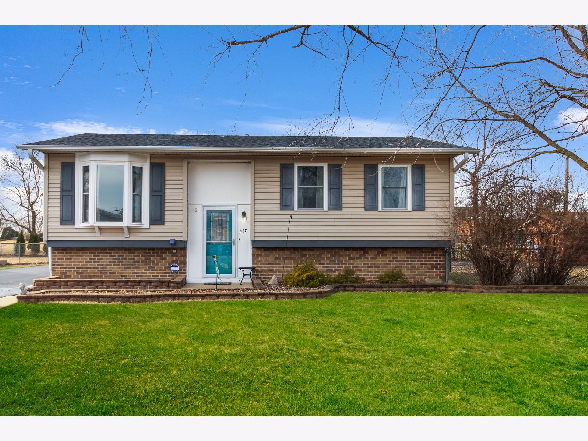 Homes Sold Kings Park Bolingbrook Illinois, 237 Cedarwood
