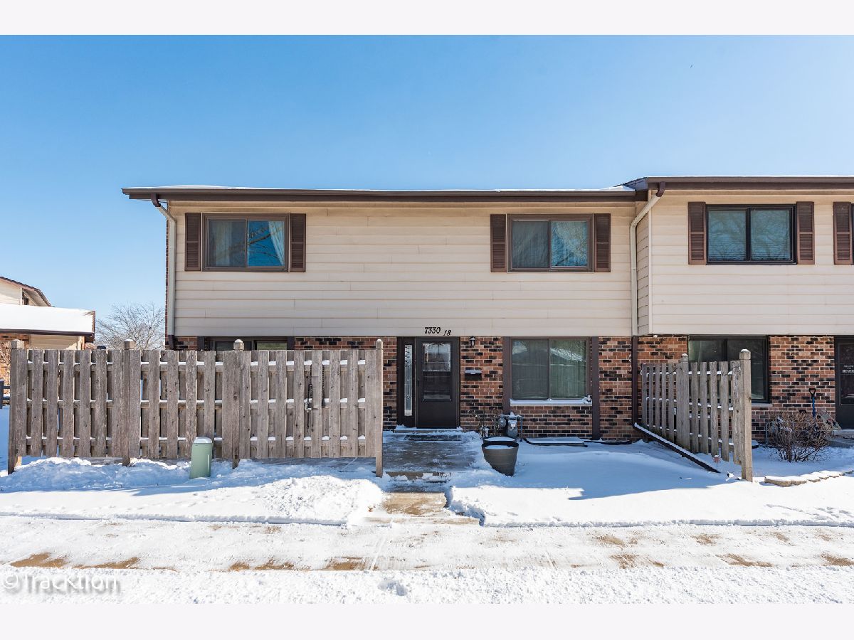 Townhomes & Condos Sold Village Square Downers Grove Illinois, 7330 Winthrop