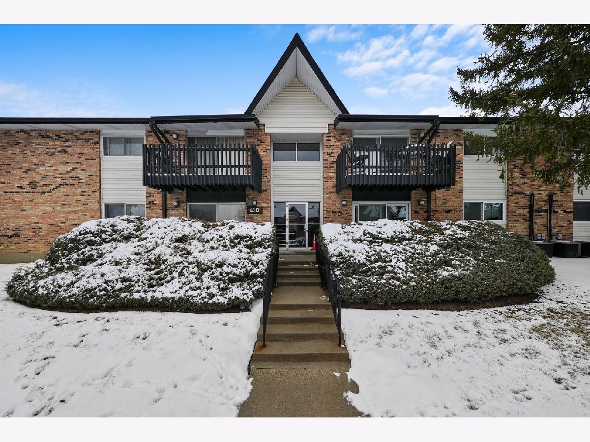 Condominiums Sold Hinsdale Point Willowbrook Illinois, 12B Kingery Quarter