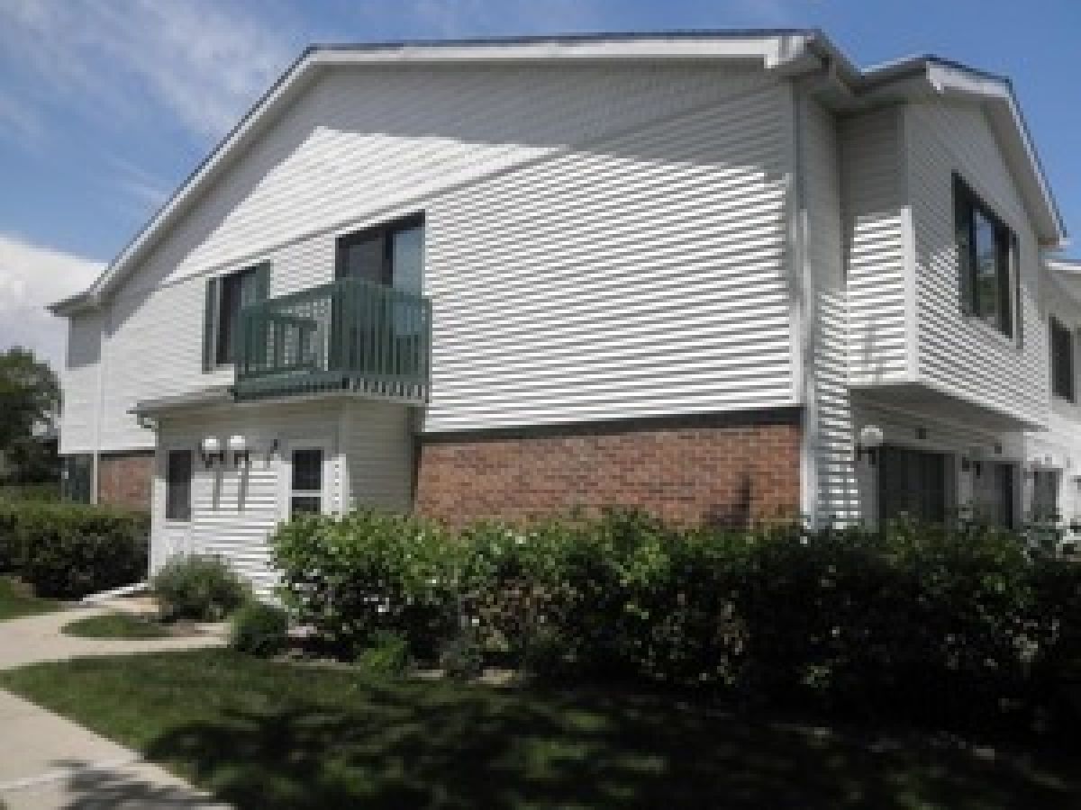 Townhomes & Condos & Homes Rented New Century Town Vernon Hills Illinois, 310 Taylor