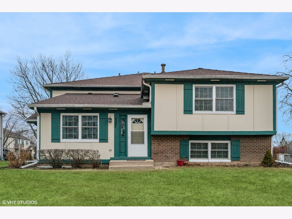 Townhomes & Condos Sold Westwood Vernon Hills Illinois, 327 Cherrywood