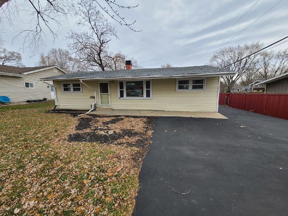Homes Rented Lakeland Shores Mchenry Illinois, 1810 Parklane