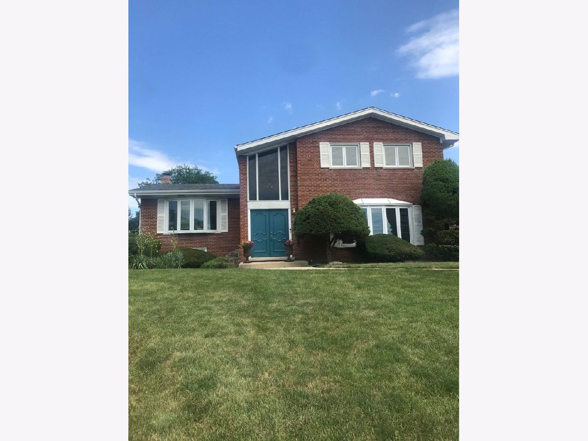  Rented Clarendon Hills Illinois, 740 57th