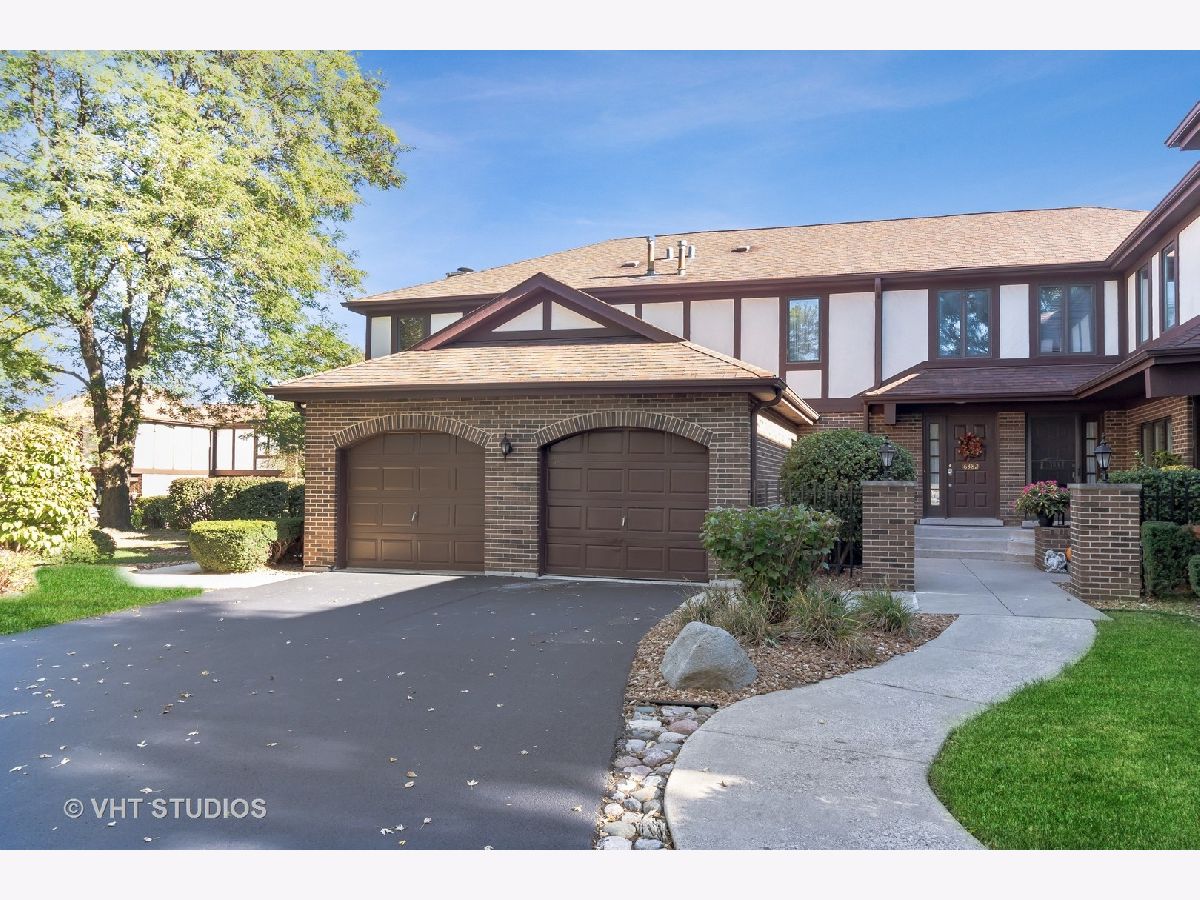  Rented Palos Heights Illinois, 6382 Willow Wood