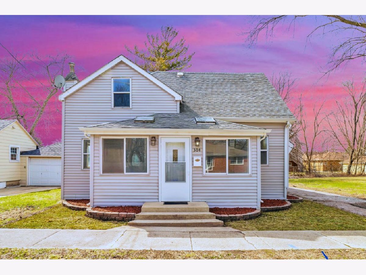  Sold Thornton Illinois, 304 Blackstone