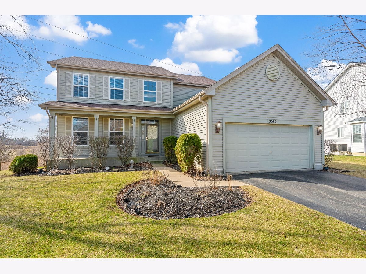 Homes & Townhomes Sold Lakewood Grove Round Lake Illinois, 2062 Jonathan