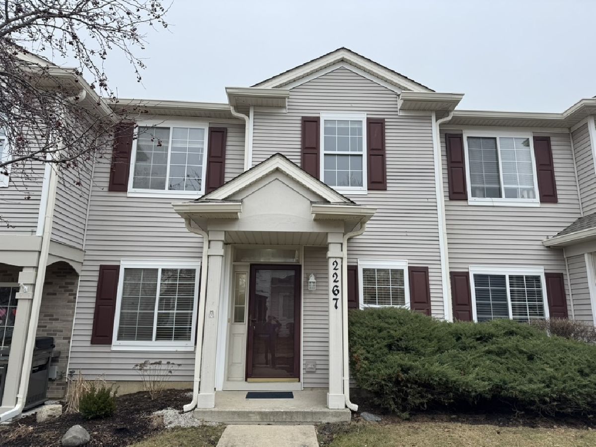 Townhomes & Condos Rented Reflections Aurora Illinois, 2267 Reflections
