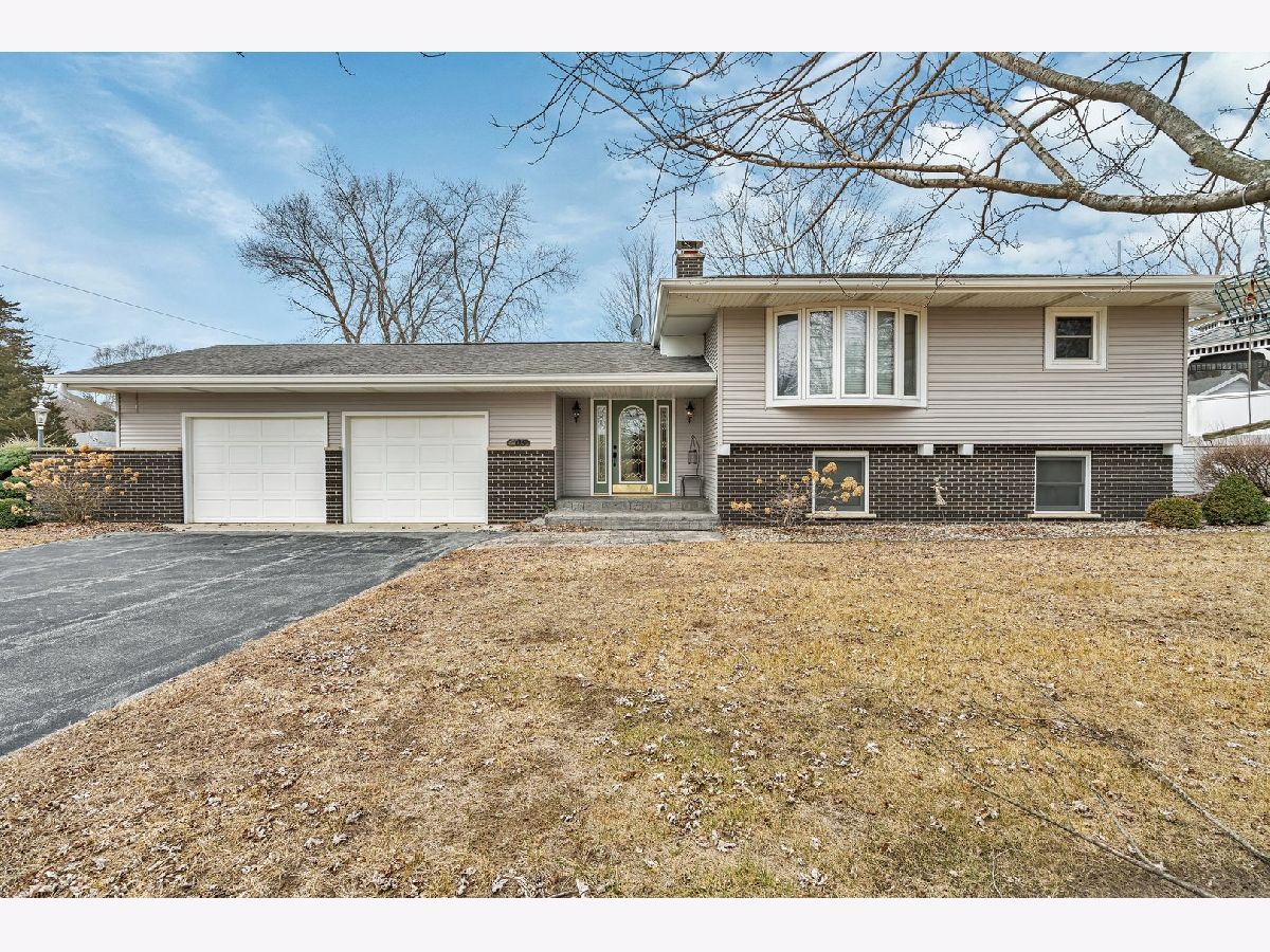  Sold Essex Illinois, 605 East