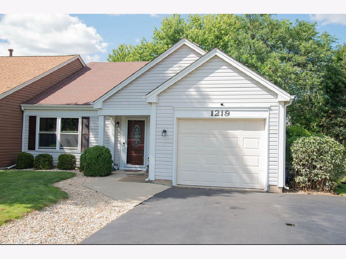 Condos & Townhomes Rented Cambridge Chase Mundelein Illinois, 1219 Huntington