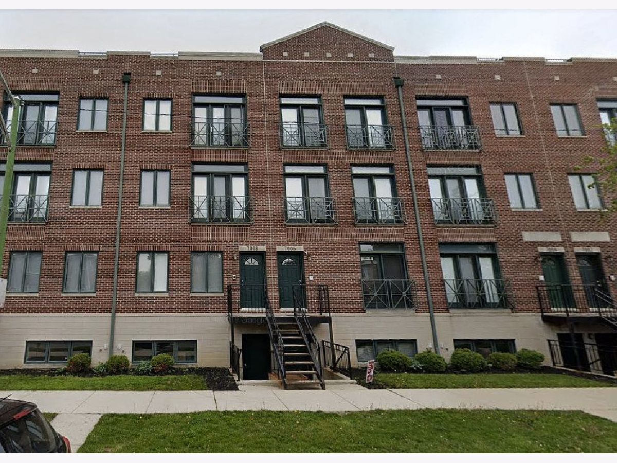 Rented Chicago Illinois, 7004 Medill