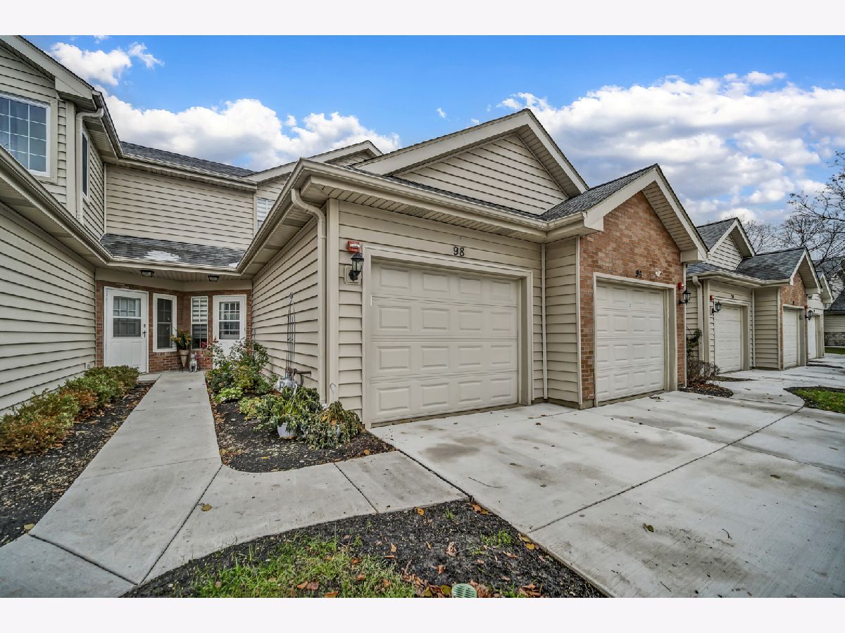 Townhomes & Condos & Homes Sold Glendale Lakes Glendale Heights Illinois, 98 Golfview