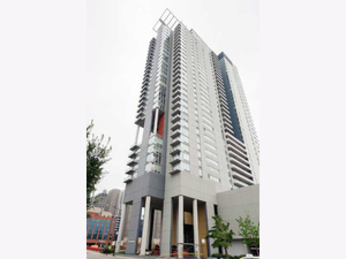 Condominiums Rented Skybridge Chicago Illinois, 737 Washington