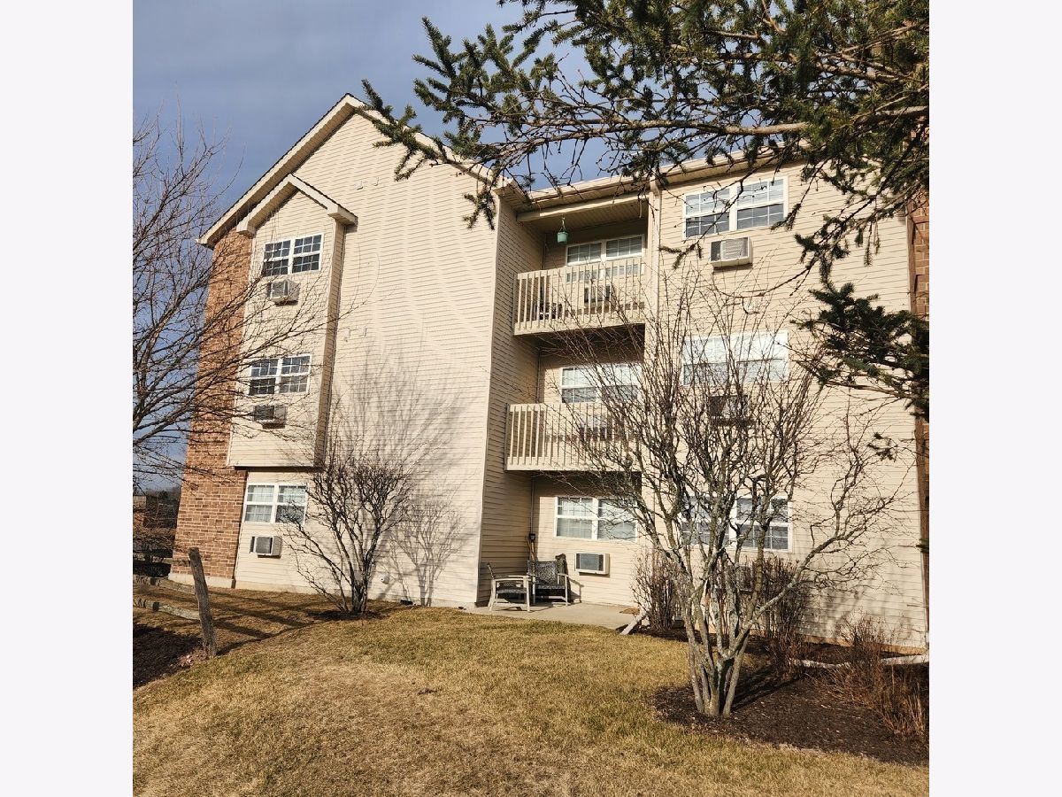 Condominiums Sold Kensington Manor Richmond Illinois, 400 Cunat