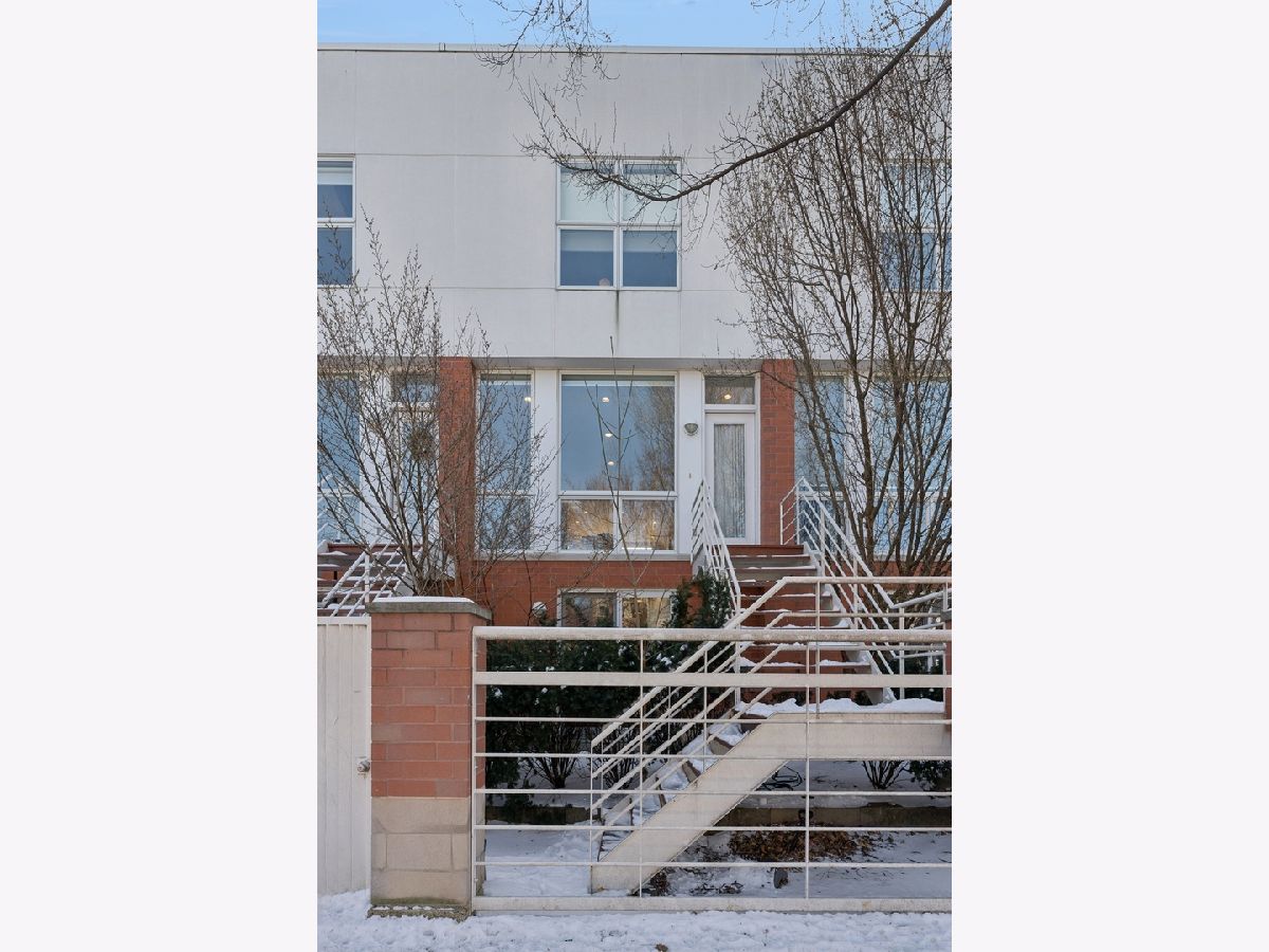 Townhomes & Homes Sold Wellington Park Chicago Illinois, 1743 Wellington