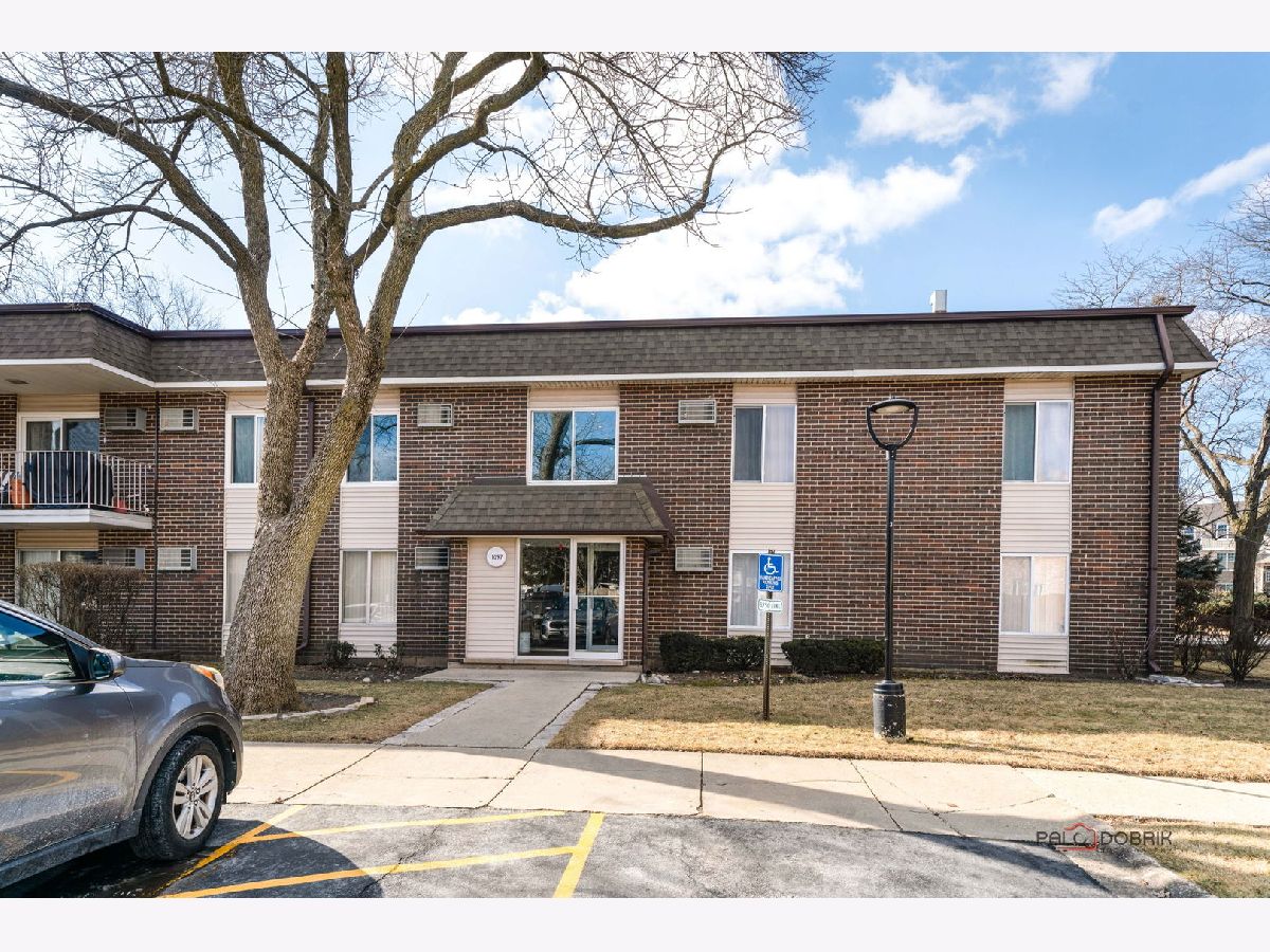 Homes & Condominiums Sold Mill Creek Buffalo Grove Illinois, 1097 Miller