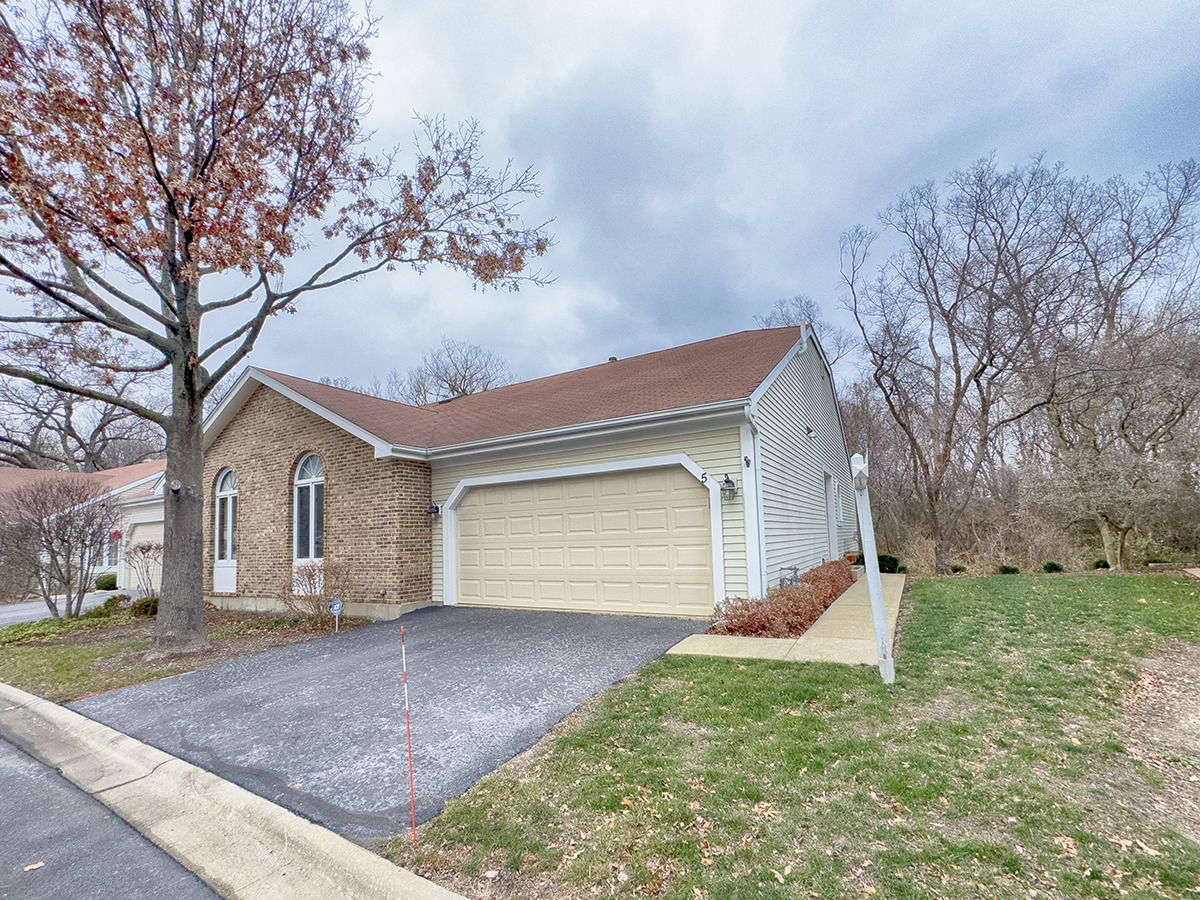 Condos & Townhomes & Homes Sold Spring Oaks Elgin Illinois, 5 White Oak