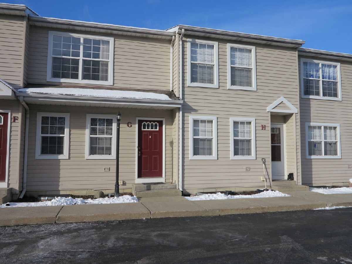 Townhomes Rented Castlebrook Townhomes Wauconda Illinois, 667 Liberty