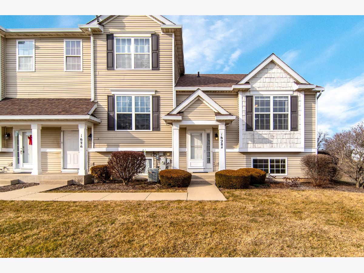  Rented Shorewood Illinois, 1628 Fieldstone
