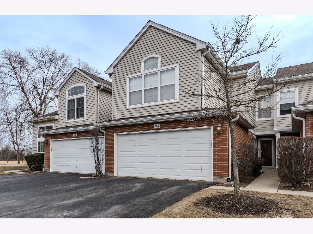Townhomes & Homes Sold Roseglen Buffalo Grove Illinois, 768 Old Checker