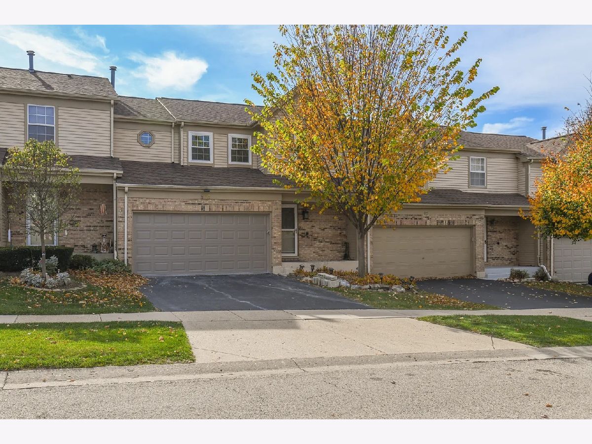 Townhomes & Homes Rented Old Oak Terrace Algonquin Illinois, 973 Old Oak