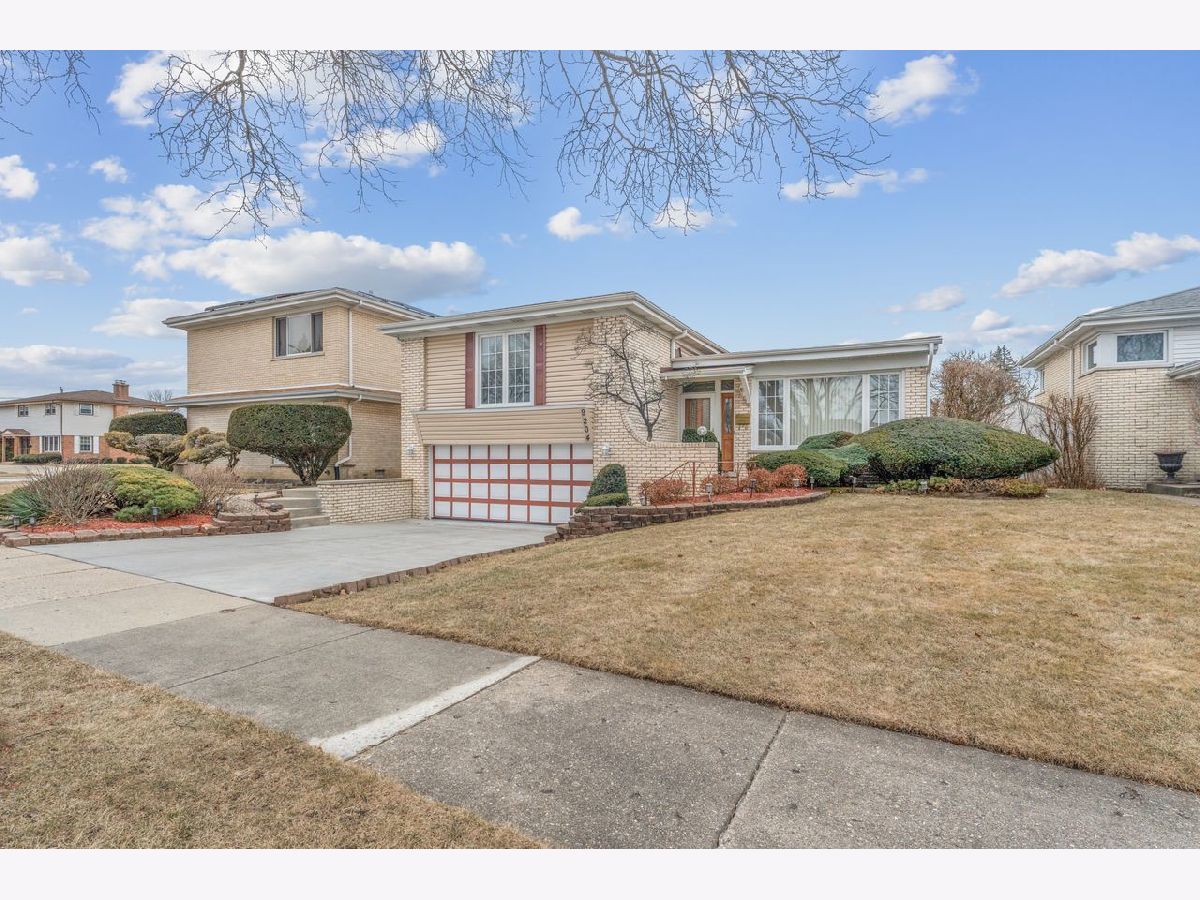 Homes & Condominiums Sold Morton Grove Morton Grove Illinois, 9204 Merrill