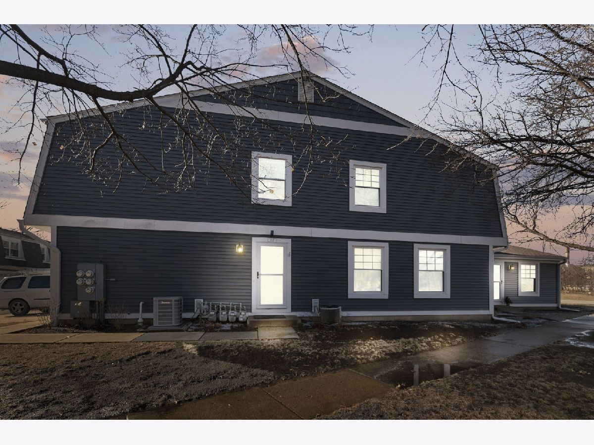 Townhomes & Condos & Homes Sold Plymouth Farms Vernon Hills Illinois, 302 Somerset