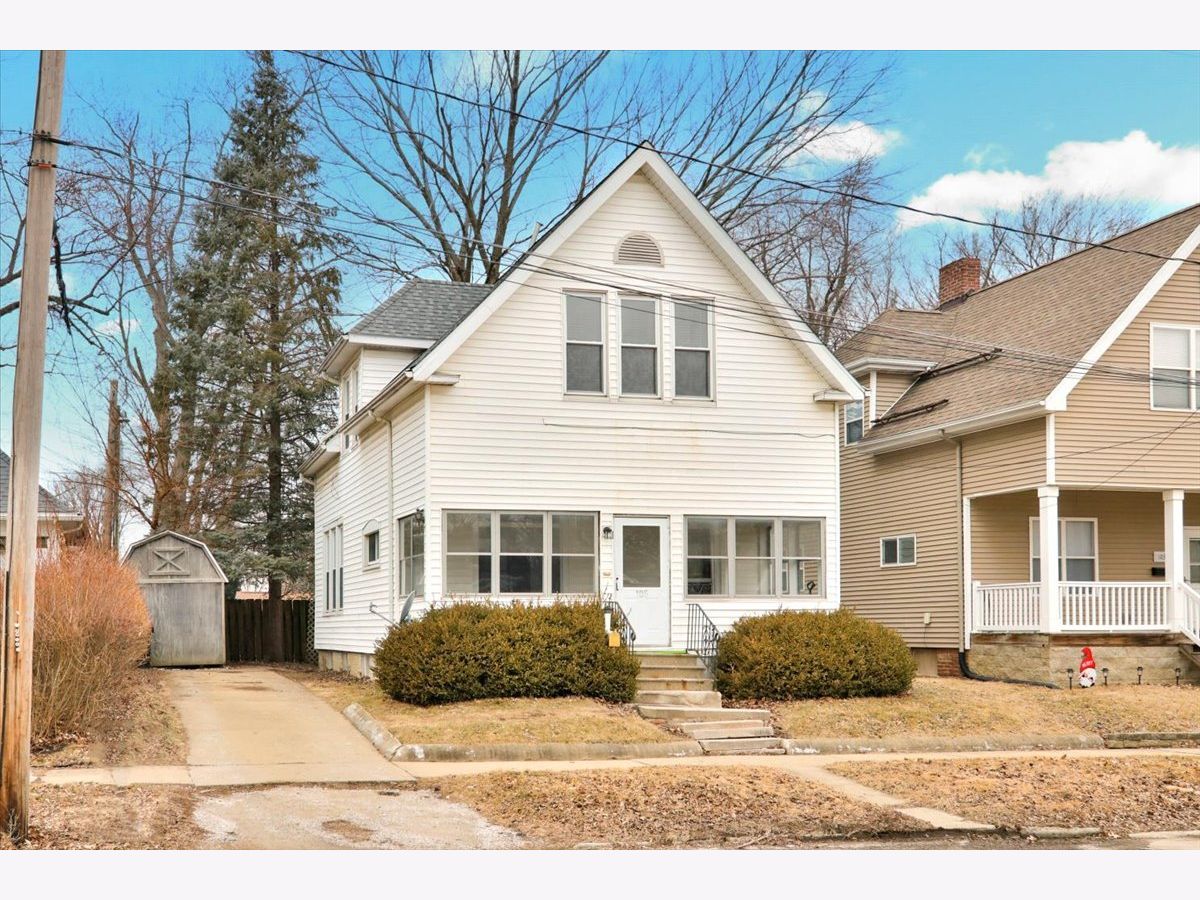 Homes & Condos & Townhomes Sold Founders Grove Bloomington Illinois, 105 State