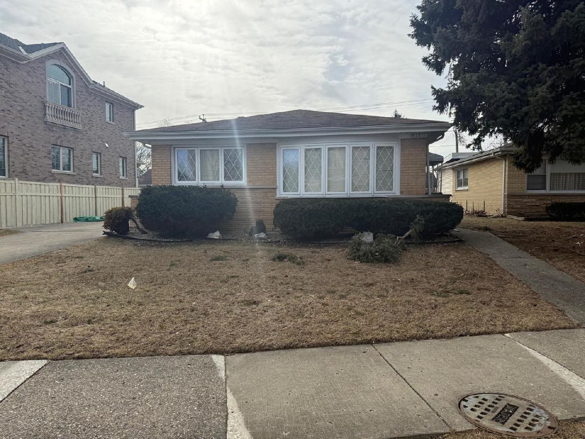 Rented Morton Grove Illinois, 5731 Theobald