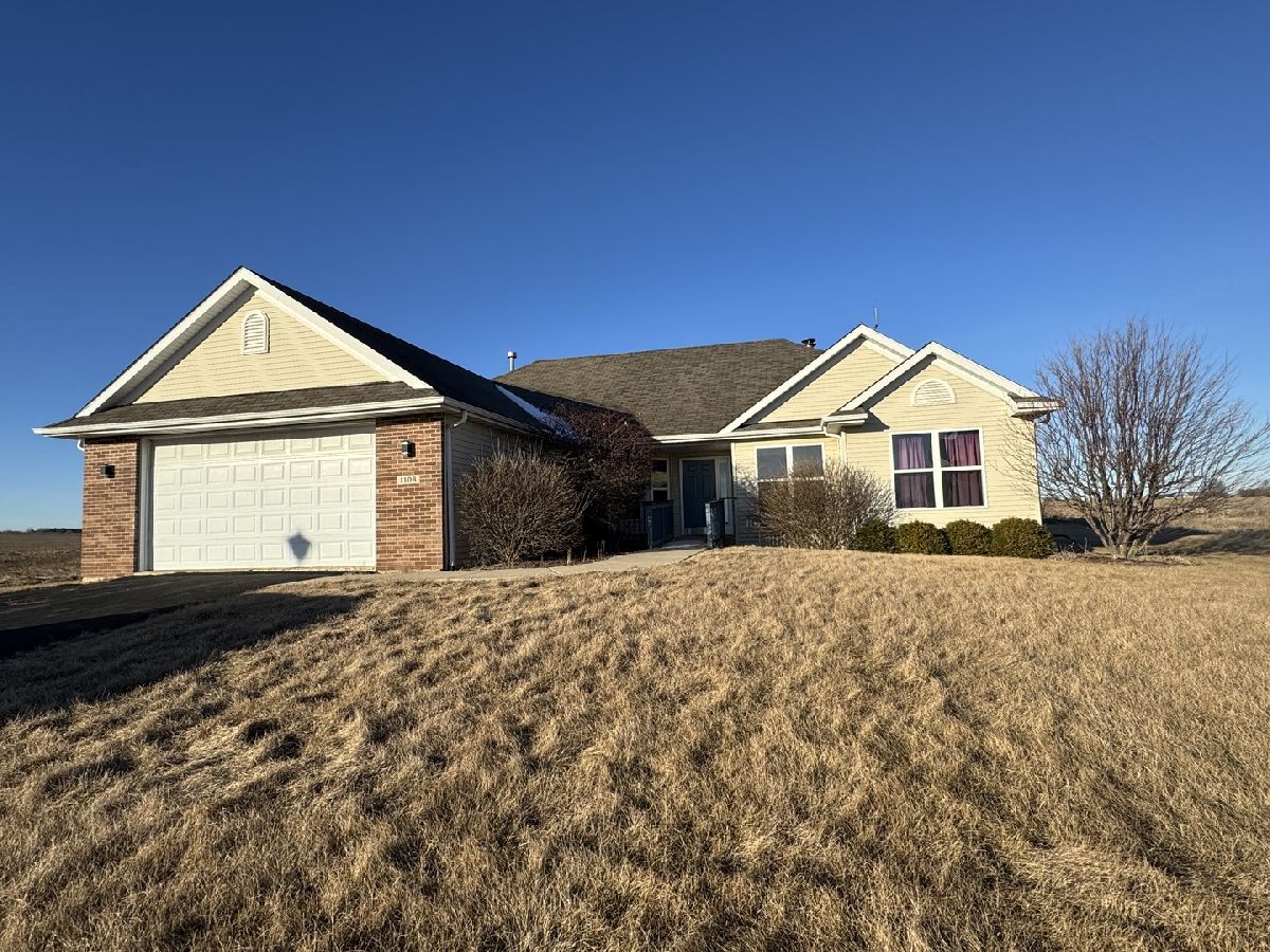  Rented Davis Junction Illinois, 1106 Illinois