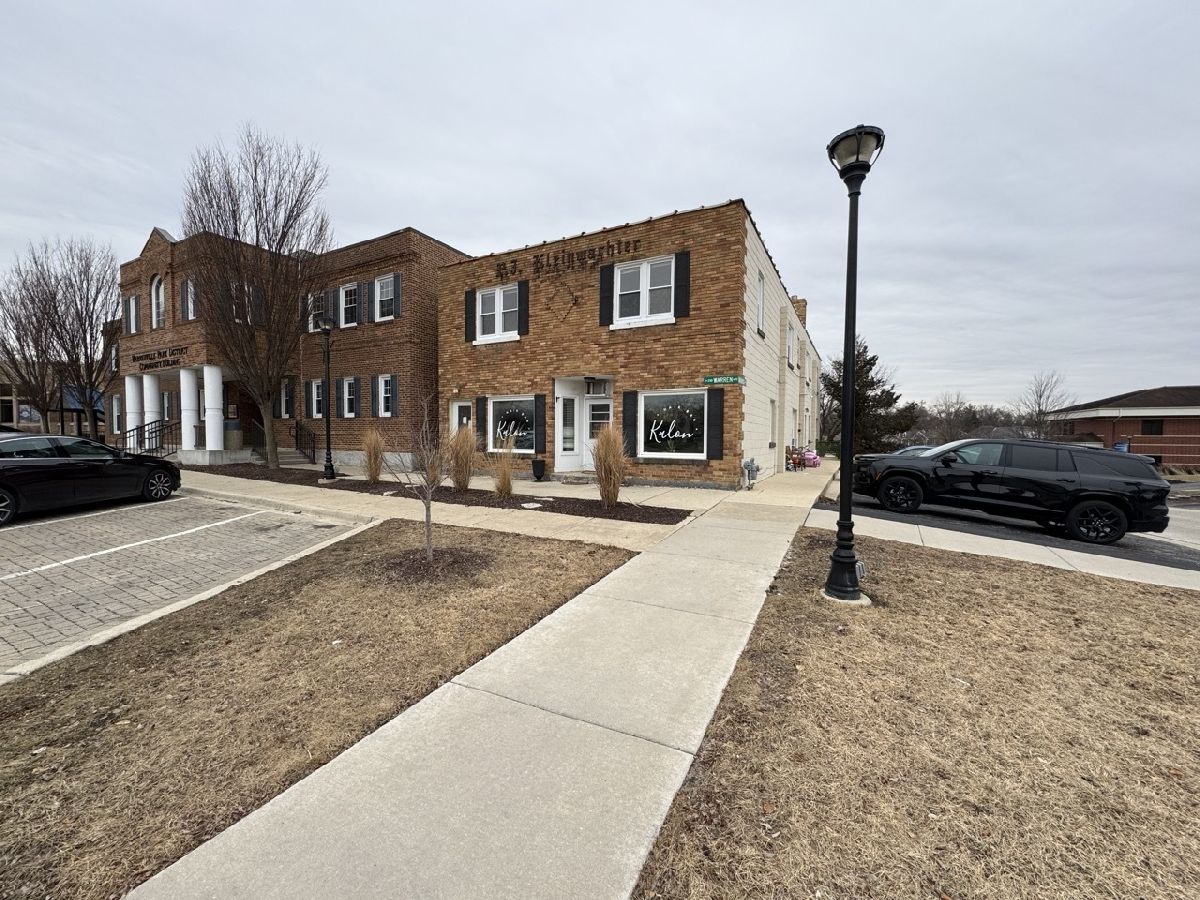  Rented Warrenville Illinois, 3s230 Warren