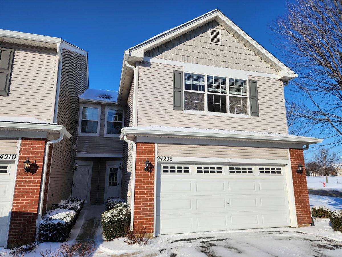 Townhomes & Condos Sold Walnut Creek Plainfield Illinois, 24208 Walnut