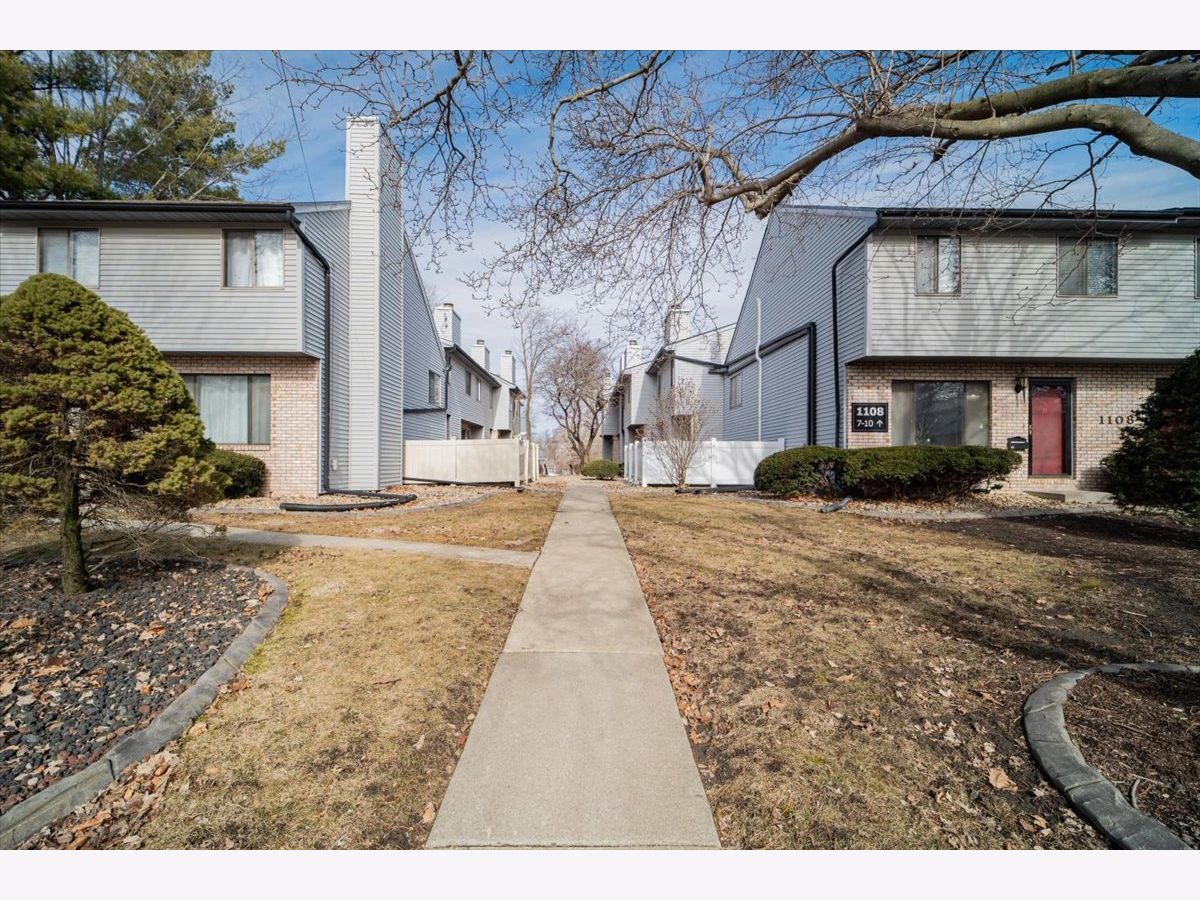 Condos & Townhomes Sold Presidential Walk Bloomington Illinois, 1106 Jefferson
